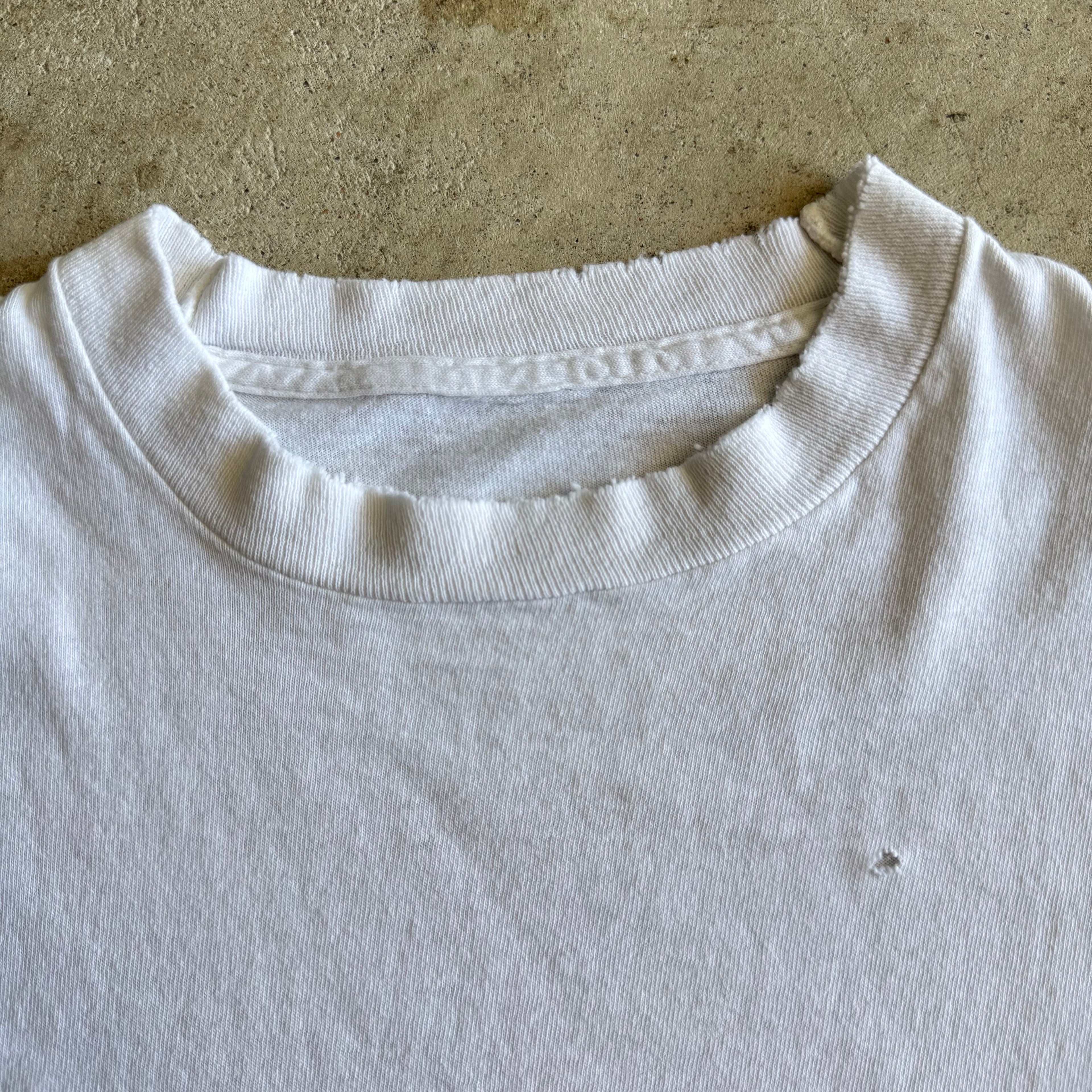 1991 Porsche 944 IMSA Firehawk Champion Distressed White T Shirt (L)