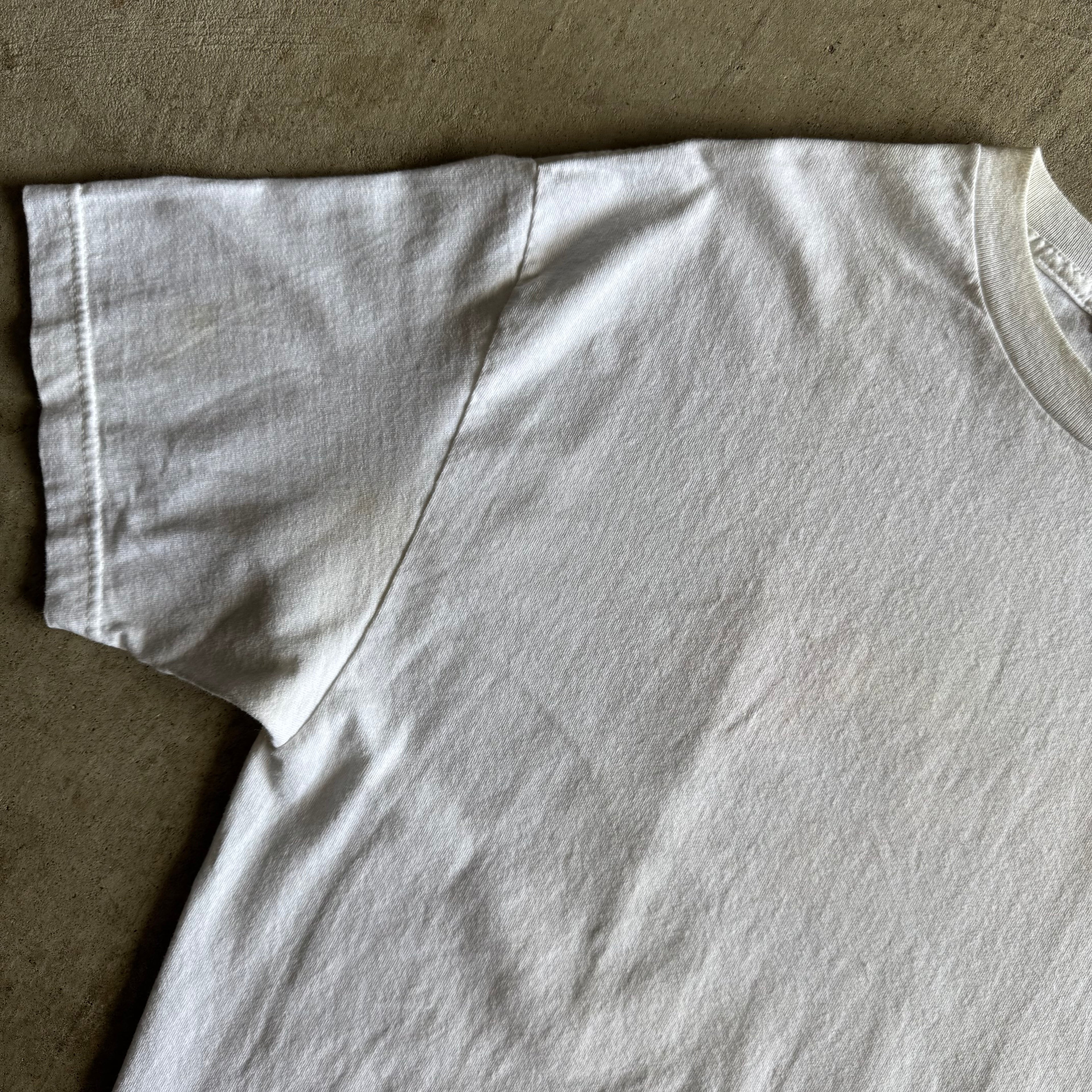 2000s Porsche Cayenne White T Shirt (XL)